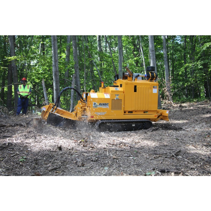 BANDIT 2900 Stump Grinder | Versatile grinder for high-production grinding and tight spaces.