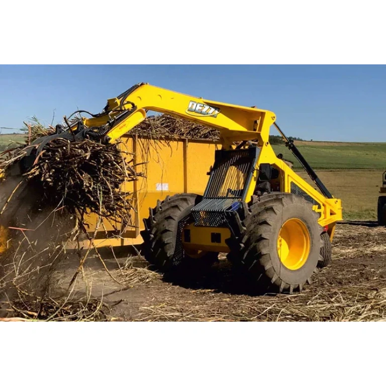 Dezzi DC82B 3-Wheeled Cane Loader | Efficient machine for loading sugarcane in agriculture.